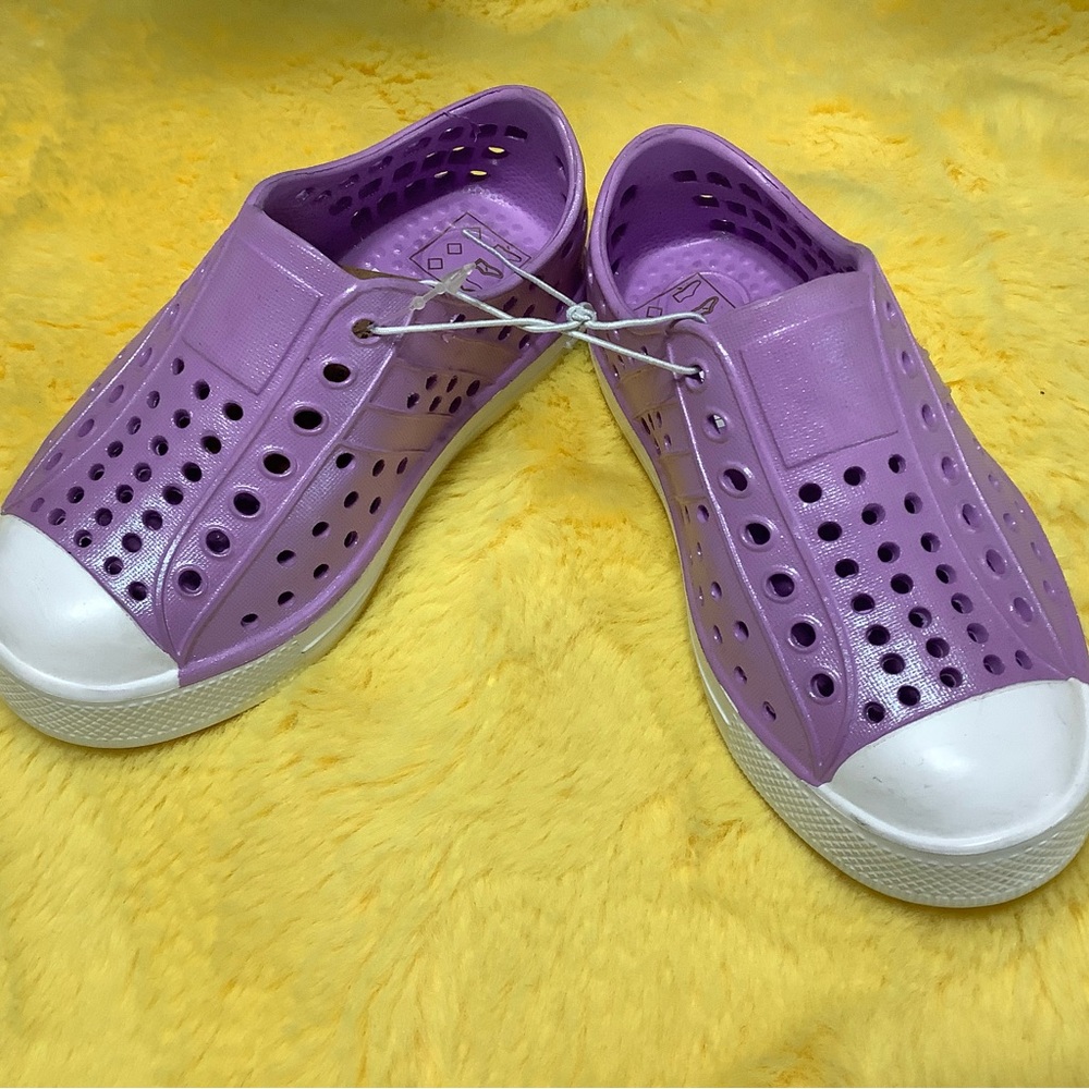 Weestep Kids Purple Water Shoes size 6 NWT